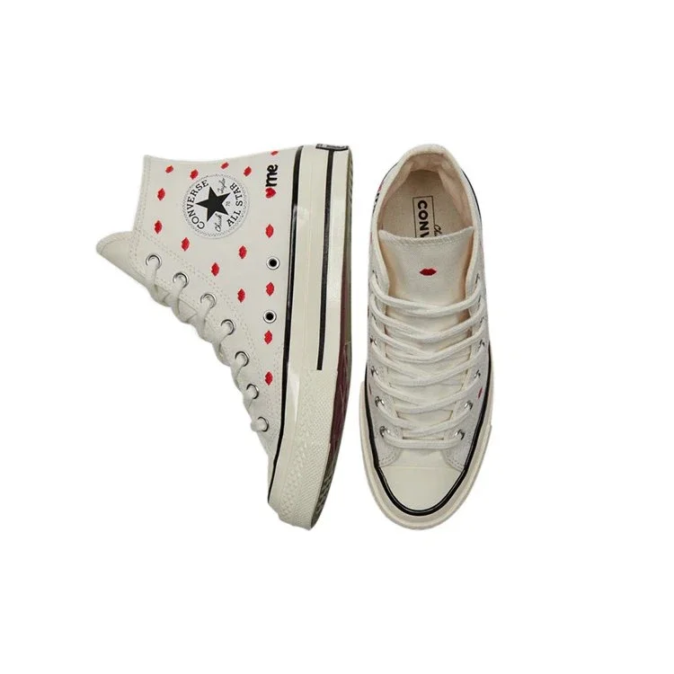 Chuck 70 Embroidered Lips High „Love Me – Vintage White“ Chuck 70 Embroidered Lips High „Love Me – Vintage White“