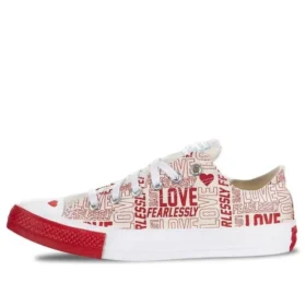 Chuck Taylor All Star Low „Love Fearlessly“