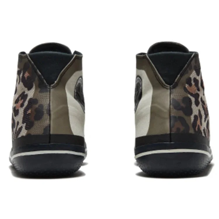 Chuck Taylor All Star Pro BB „Leopard“ Chuck Taylor All Star Pro BB „Leopard“
