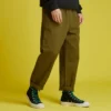 Gewebte, gerade geschnittene, konisch zulaufende Freizeithose, asiatische Größen „Dark Moss Green“