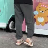 Go-To Chuck Taylor Sneaker Patch Sweatpants mit lockerer Passform, asiatische Größen „Grey“