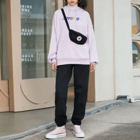 Hoodie aus Strick mit kontrastfarbener Alphabet-Stickerei, lila