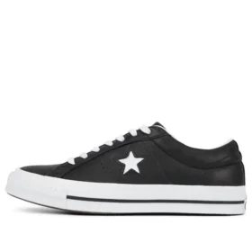 Leder One Star Low Top „Black White“
