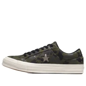 One Star mit grünem Camouflage-Print