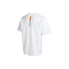 Sport-T-Shirt mit Rundhalsausschnitt, kurzen Ärmeln und Stern-Chevron-Print – asiatische Größen „Weiß“